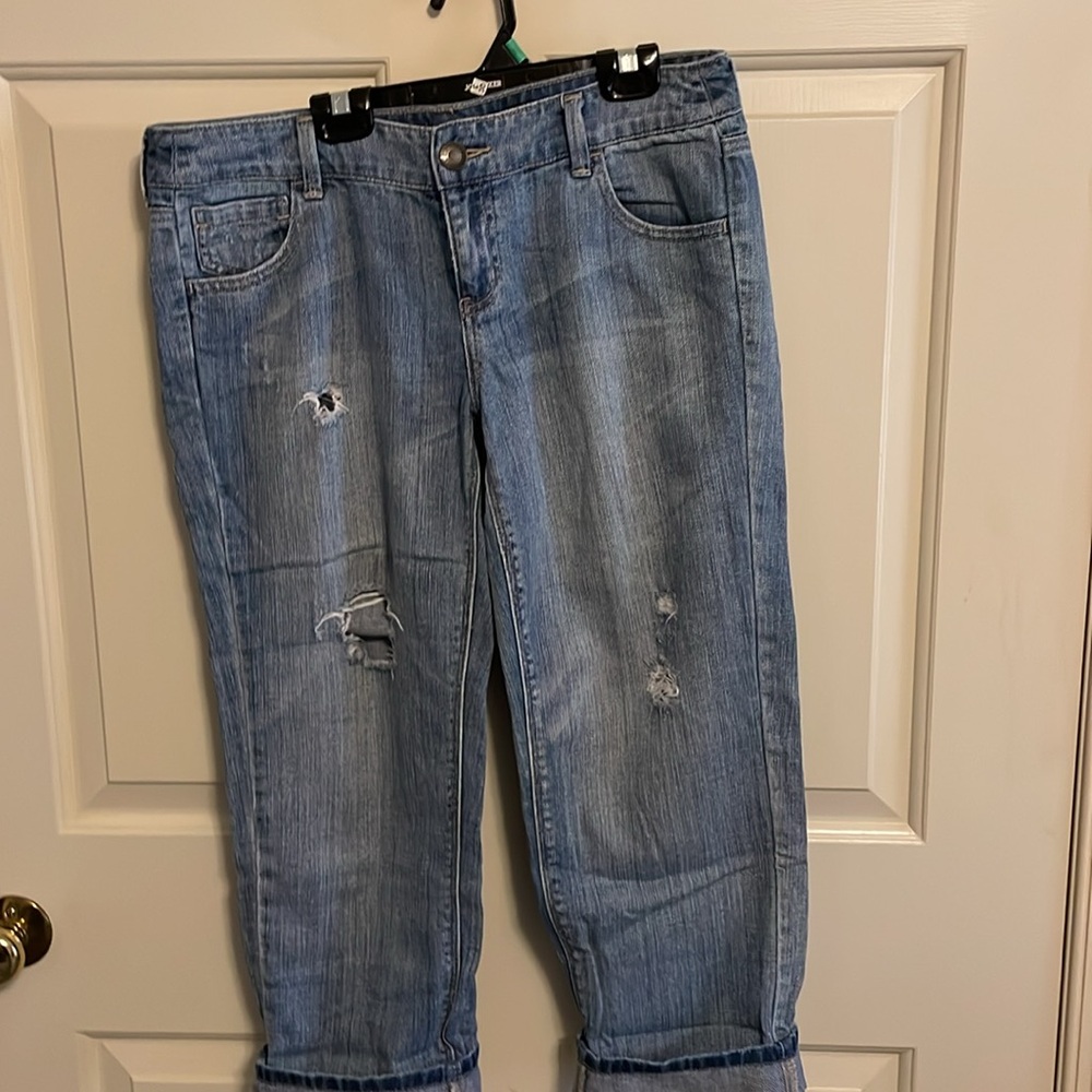 Very distressed cropped jeans